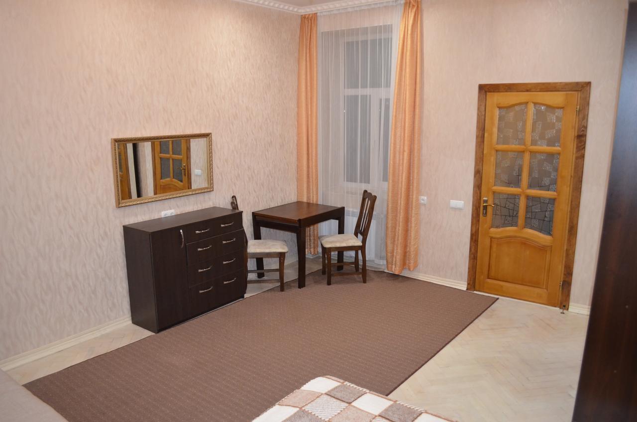 Stepana Bandery Str. 19 Apartment Lviv Luaran gambar