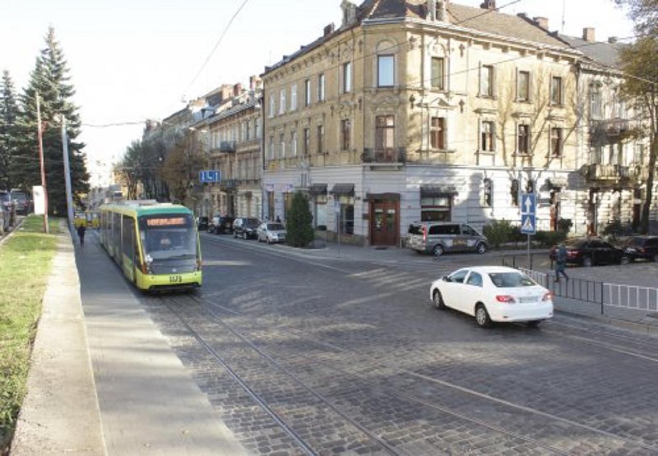Stepana Bandery Str. 19 Apartment Lviv Luaran gambar