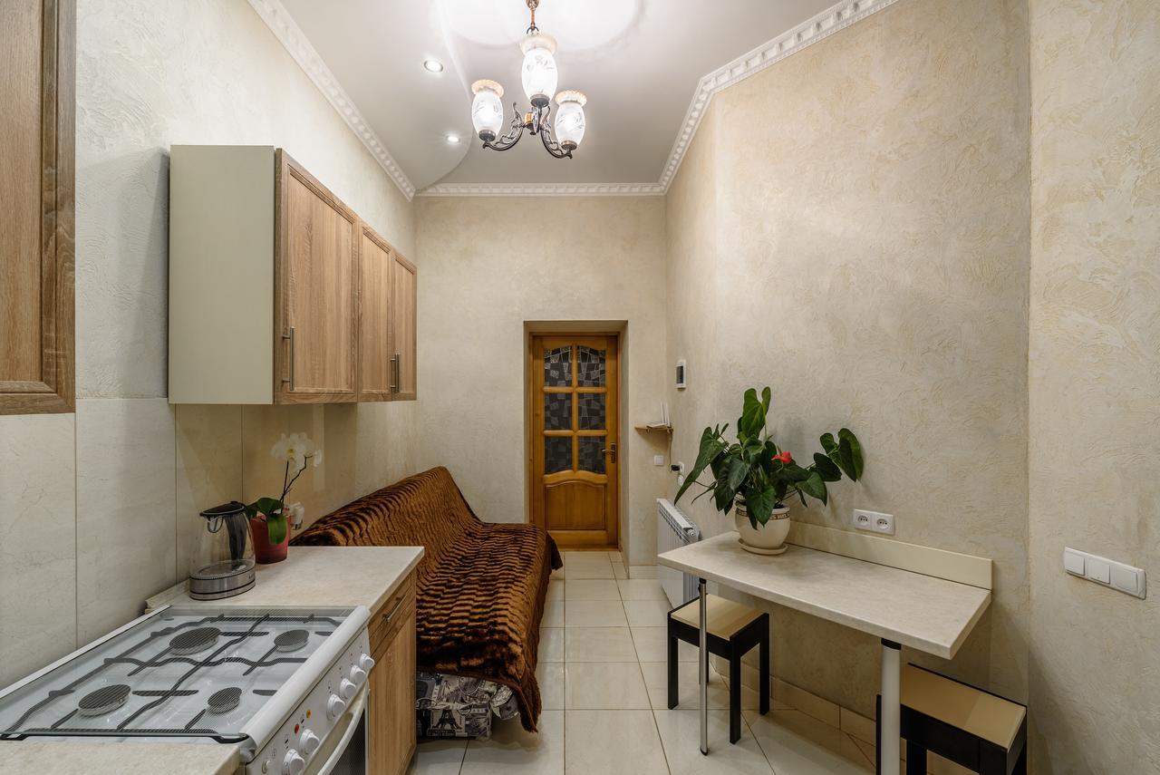 Stepana Bandery Str. 19 Apartment Lviv Luaran gambar