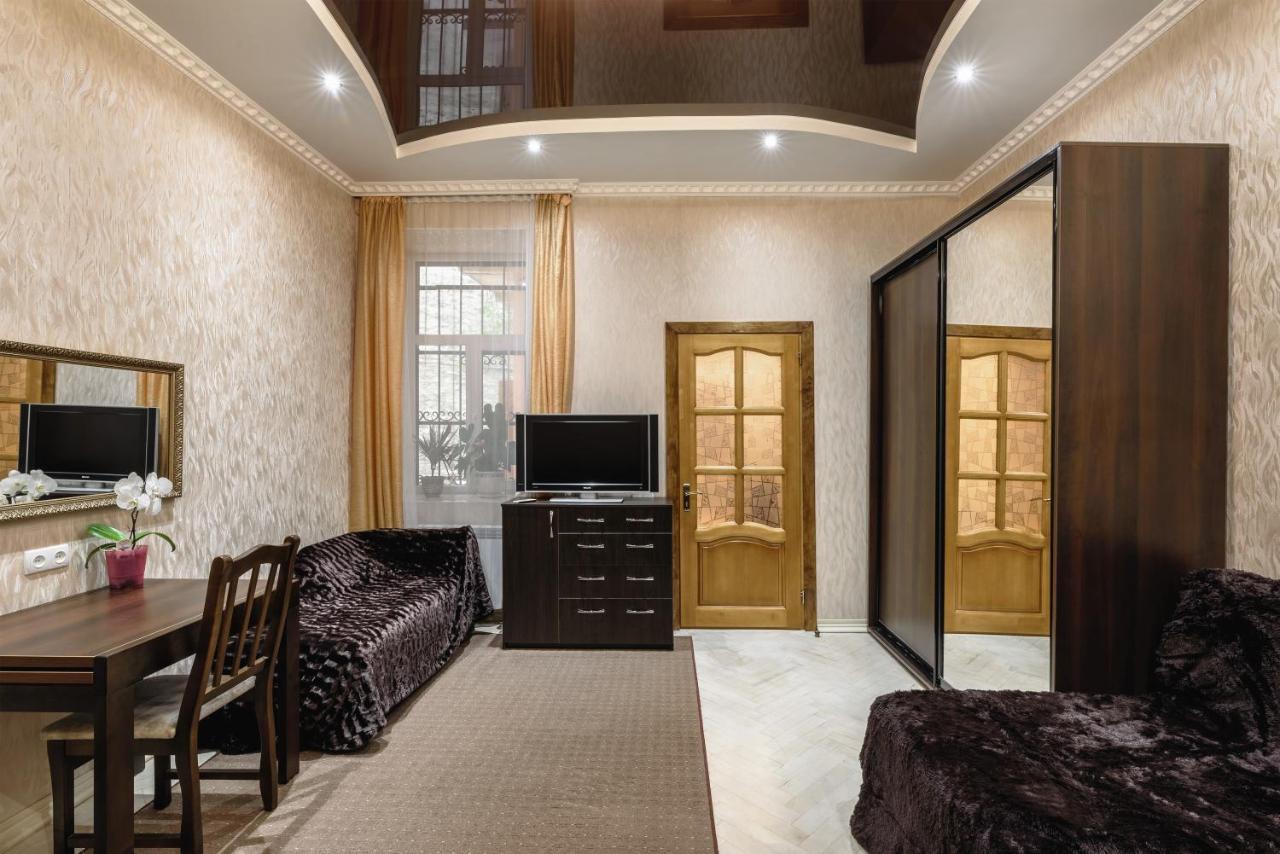 Stepana Bandery Str. 19 Apartment Lviv Luaran gambar