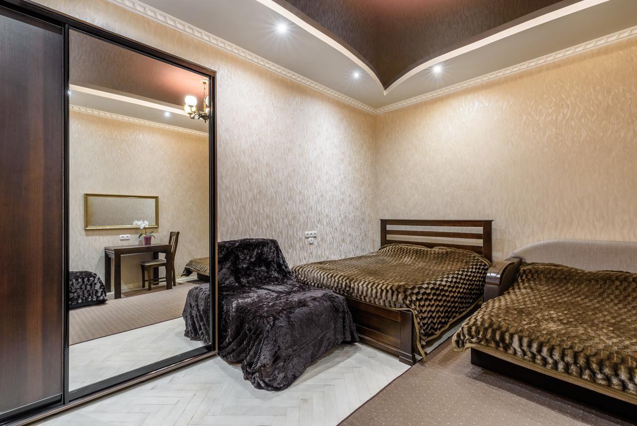 Stepana Bandery Str. 19 Apartment Lviv Luaran gambar